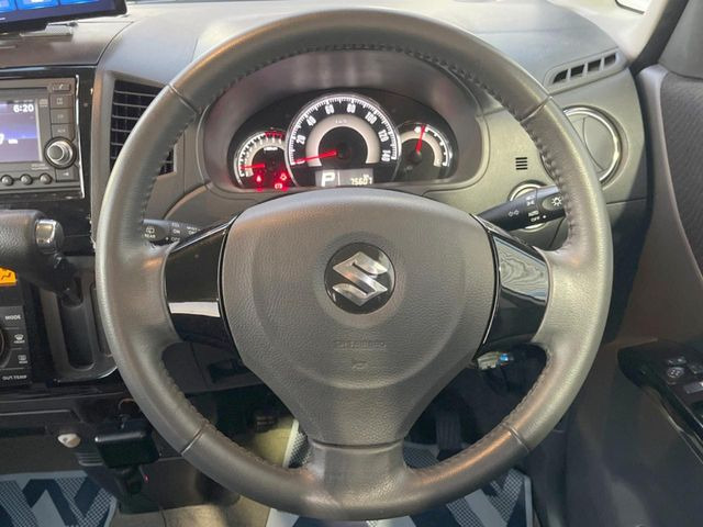 �y�����v�����X�e�A�����O�z�㎿�Ȋv���g�p���邱�ƂŁA��ɂ����������݂ƂĂ��^�]���₷���n���h���ł���