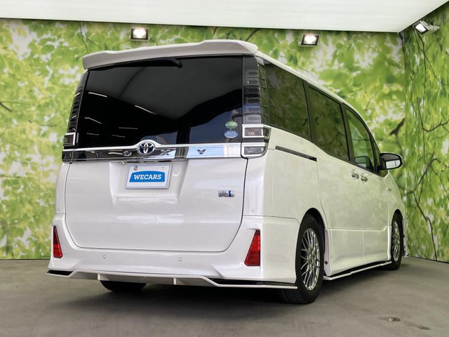 ヴォクシー1.8 ハイブリッド ZS 煌II