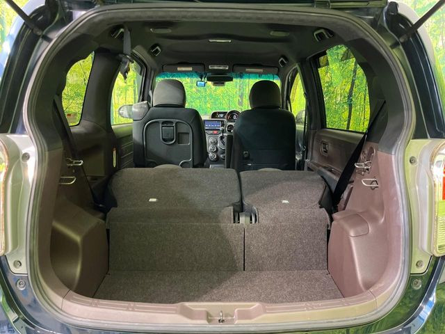 ���i�̂���������ʋ΁A���}���ɏ\���ȉ׎��X�y�[�X���m�ۂ��Ă���܂��B�Z�J���h�V�[�g��|���ƁA�傫�ȉו��̐ύڂ��\�ł���