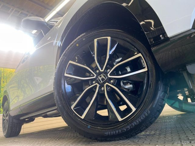 �y����18�C���`�A���~�z�C�[���z�O�ςɃ}�b�`���������A���~�z�C�[���𑕒����Ă���܂��B�e��ЊO�A���~�z�C�[����A�X�^�b�h���X�^�C�����戵�����Ă���܂��B���񂲑��k����������