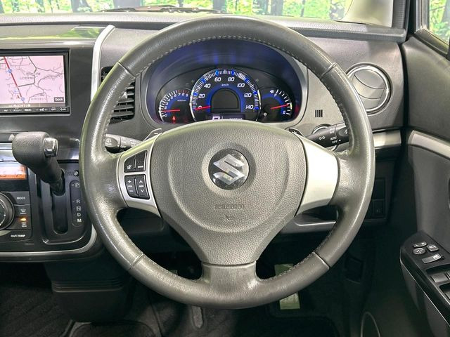 �y�����v�����X�e�A�����O�z�㎿�Ȋv���g�p���邱�ƂŁA��ɂ����������݂ƂĂ��^�]���₷���n���h���ł���