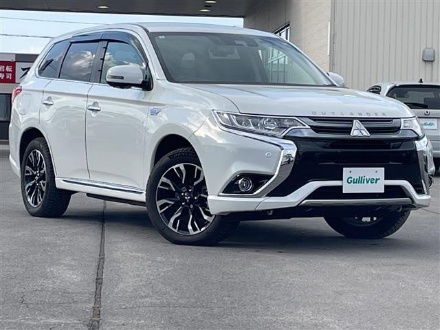 アウトランダーPHEV2.4 G プレミアムパッケージ 4WD