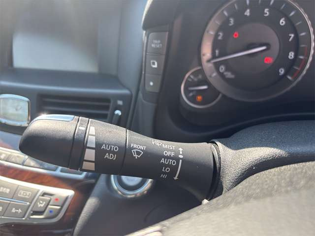 フロントワイパー微調整できます