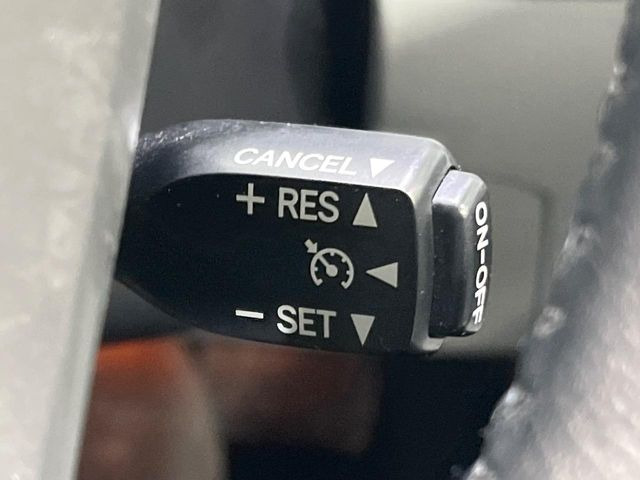 �y�N���[�Y�R���g���[���z�������H�����N���N���s�B�A�N�Z���𗣂��Ă���葬�x�ő��s���ł��A�������^�]���̕��S���y��!�����E�������ȒP�ȃX�C�b�`����Œ����ł��܂��B