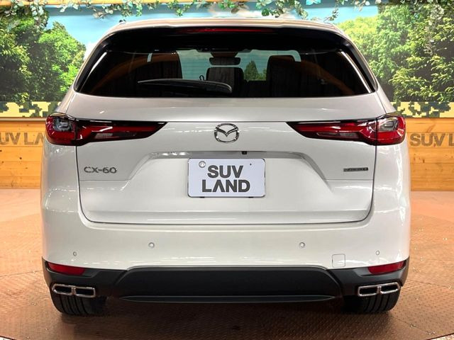 安心の最長10年・走行無制限保証(有償)をご用意。保証内容も充実はもちろん、無料点検&オイル交換や、年中無休の全国・24時間ロードサービスも付帯されておりますのでご安心下さい。