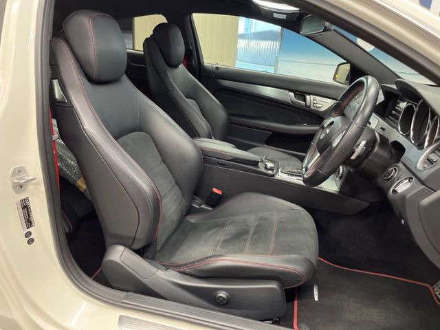 ●シートの使用感:破れ・へたりも少なく、ご覧の通りきれいな状態を維持しております。また、室内クリーニング・コーティングもご用命いただけます。