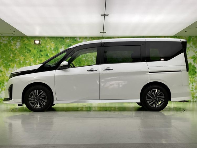 セレナ1.4 e-POWER ハイウェイスターV