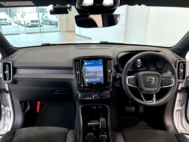 XC40ウルトラ B4 AWD ダークエディション 4WD