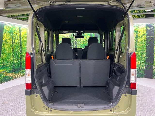 ���i�̂���������ʋ΁A���}���ɏ\���ȉ׎��X�y�[�X���m�ۂ��Ă���܂��B�Z�J���h�V�[�g��|���ƁA�傫�ȉו��̐ύڂ��\�ł���