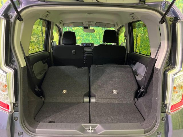 ���i�̂���������ʋ΁A���}���ɏ\���ȉ׎��X�y�[�X���m�ۂ��Ă���܂��B�Z�J���h�V�[�g��|���ƁA�傫�ȉו��̐ύڂ��\�ł���