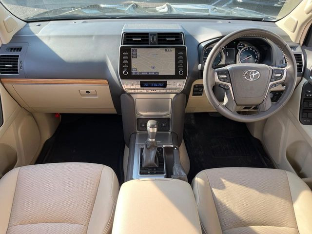 ランドクルーザープラド2.7 TX Lパッケージ マットブラック エディション 4WD