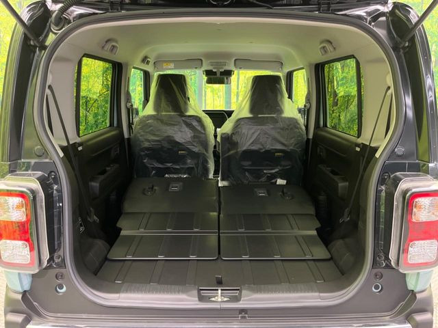 ���i�̂���������ʋ΁A���}���ɏ\���ȉ׎��X�y�[�X���m�ۂ��Ă���܂��B�Z�J���h�V�[�g��|���ƁA�傫�ȉו��̐ύڂ��\�ł���