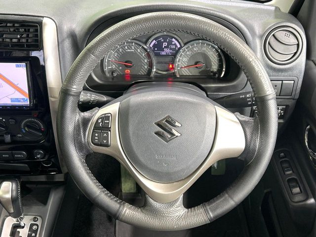 �y�����v�����X�e�A�����O�z�㎿�Ȋv���g�p���邱�ƂŁA��ɂ����������݂ƂĂ��^�]���₷���n���h���ł���