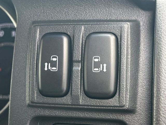 �y�����p���[�X���C�h�h�A�z�X�}�[�g�L�[��^�]�Ȃ̃X�C�b�`�Ō�ȗ����X���C�h�h�A�̊J���\���d��������͂����ăh�A���J����K�v�������A�����Ȃ��q�l�ł��ȒP�ɊJ���߂ł����K�ł���