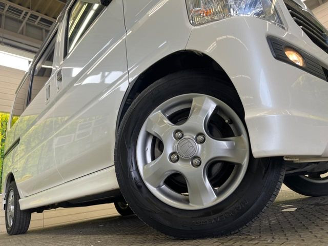 �y����13�C���`�A���~�z�C�[���z�O�ςɃ}�b�`���������A���~�z�C�[���𑕒����Ă���܂��B�e��ЊO�A���~�z�C�[����A�X�^�b�h���X�^�C�����戵�����Ă���܂��B���񂲑��k����������