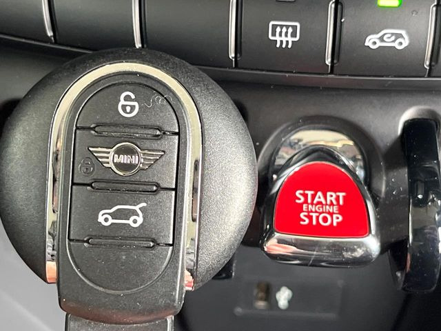 ���X�}�[�g�L�[:���������Ă��邾���ŁA�h�A���b�N��������G���W���X�^�[�g���\�ł��B�f�U�C�����X�^�C���b�V���Őg�ɒ����Ă��邾���ł������������ł��ˁB