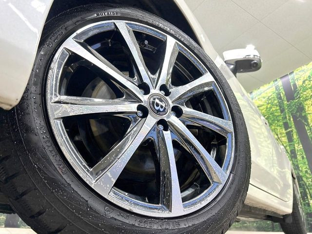 �y17�C���`�A���~�z�C�[���z�O�ςɃ}�b�`�����A���~�z�C�[���𑕒����Ă���܂��B�e��A���~�z�C�[����A�X�^�b�h���X�^�C�����戵�����Ă���܂��B���񂲑��k����������