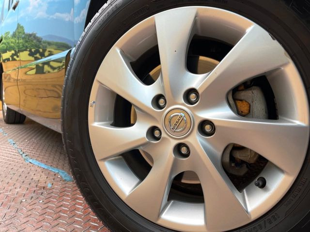 �y����16�C���`�A���~�z�C�[���z�O�ςɃ}�b�`���������A���~�z�C�[���𑕒����Ă���܂��B�e��ЊO�A���~�z�C�[����A�X�^�b�h���X�^�C�����戵�����Ă���܂��B���񂲑��k����������