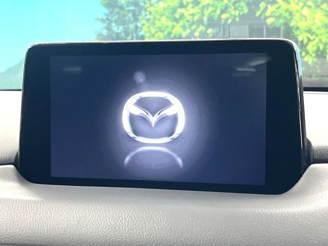 �y�}�c�_�R�l�N�g�z�ԓ��̕��͋C�Ƀ}�b�`������̌^�^�C�v�̃f�B�X�v���C�B�e����q�ݒ��Bluetooth�Đ����A�l�X�ȋ@�\���y���߂܂��B��pSD�J�[�h�̂��w���ŁA�i�r�@�\���g�p�o���܂��B