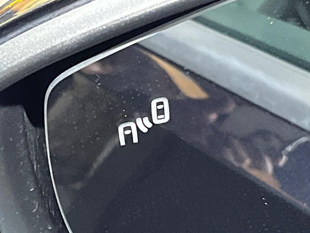 ���u���C���h�A�V�X�g�Z���T�[:���p����̎Ԃ����m���A�h���C�o�[���Ԑ��ύX���s���ۂɁA�x�����Ƌ��ɒ��ӂ𑣂��Ă������S�x���@�\�ł�!