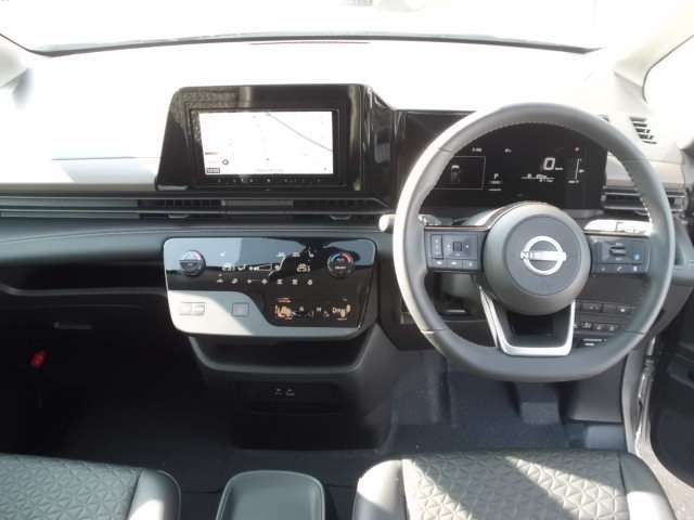 セレナ1.4 e-4ORCE ハイウェイスターV 4WD