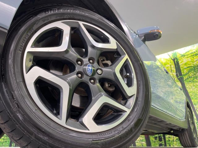 【純正アルミホイール】外観にマッチした純正アルミホイールを装着しております。各種社外アルミホイールや、スタッドレスタイヤも取扱いしております。是非ご相談ください♪