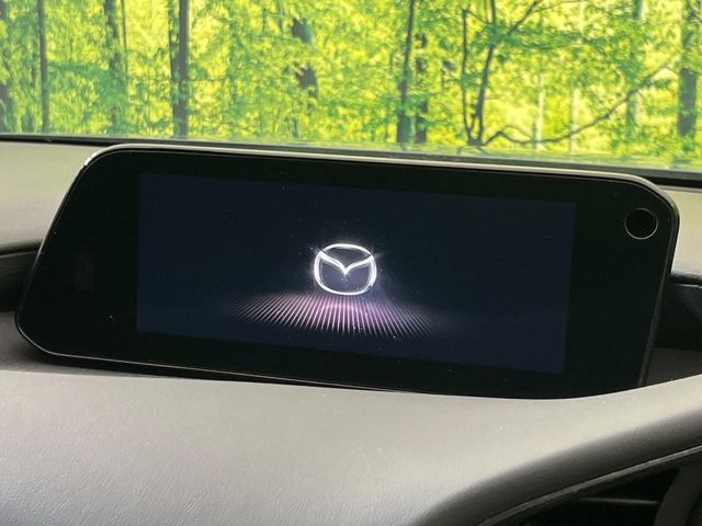 �y8.8�C���`�}�c�_�R�l�N�g�z�ԓ��̕��͋C�Ƀ}�b�`������^�̃f�B�X�v���C�B�X�}�z�ڑ��ł̃i�r�g�p��Bluetooth�Đ����A�l�X�ȋ@�\���y���߂܂��B�����I�ȃ_�C�������삪�\�ŁA�g��������ǍD�ł��B