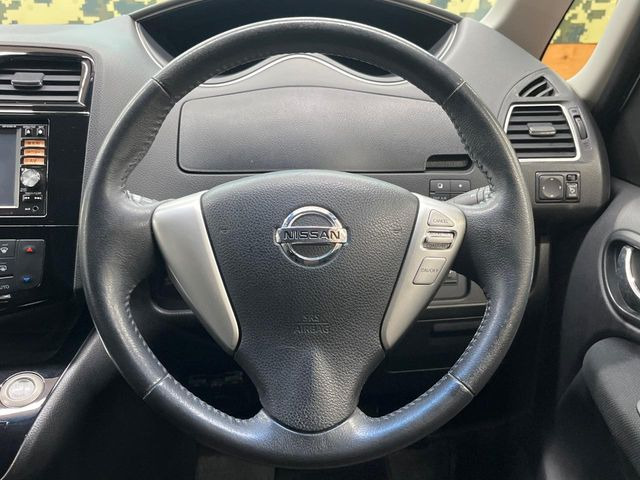 �y�����v�����X�e�A�����O�z�㎿�Ȋv���g�p���邱�ƂŁA��ɂ����������݂ƂĂ��^�]���₷���n���h���ł���