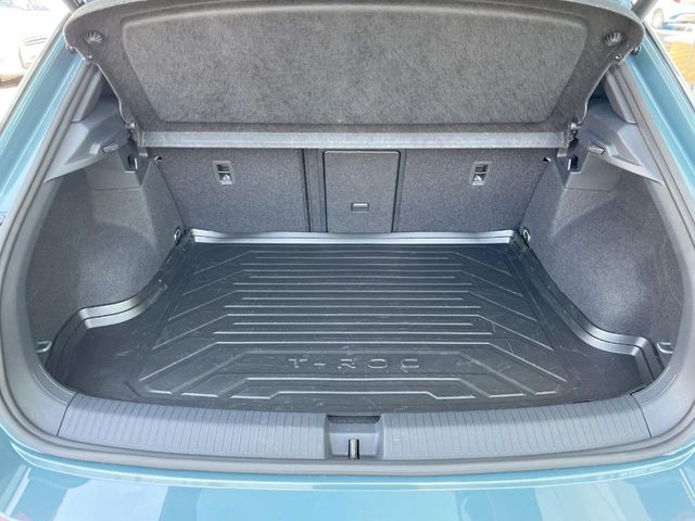 ●トランクルーム:趣味が広がる収容スペース!これだけの広さがあればお買い物やレジャーなどにも最適です!使用感も少なくきれいな状態を維持しております。