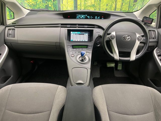 プリウス1.8 S LEDエディション