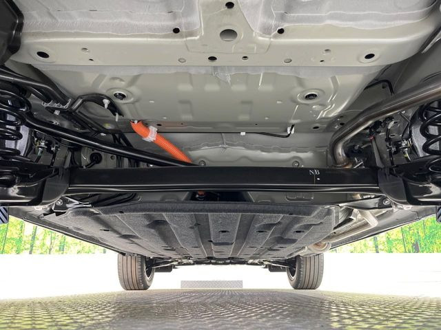 大好評を頂いておりますボディの弾スプラッシュコートも好評受付中。通常のガラスコートと異なる、耐久年数6年の無機質ガラスコーティングが、ボディをキレイな状態に保ってくれます。