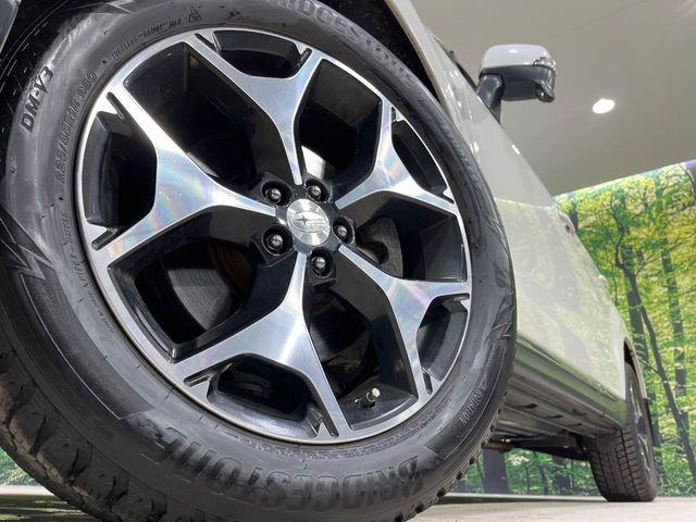 �y����18�C���`�A���~�z�C�[���z�O�ςɃ}�b�`���������A���~�z�C�[���𑕒����Ă���܂��B�e��ЊO�A���~�z�C�[����A�X�^�b�h���X�^�C�����戵�����Ă���܂��B���񂲑��k����������