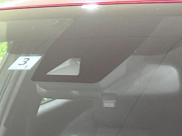 �y�g���^�Z�[�t�e�B�Z���X�z���s���ɑO���̎ԗ�����F�����A�Փ˂������Ȏ��͌x��ƃu���[�L�ŏՓˉ���Ɣ�Q�y�����A�V�X�g�B�����S�Ƀh���C�u�����y���݂��������܂��B