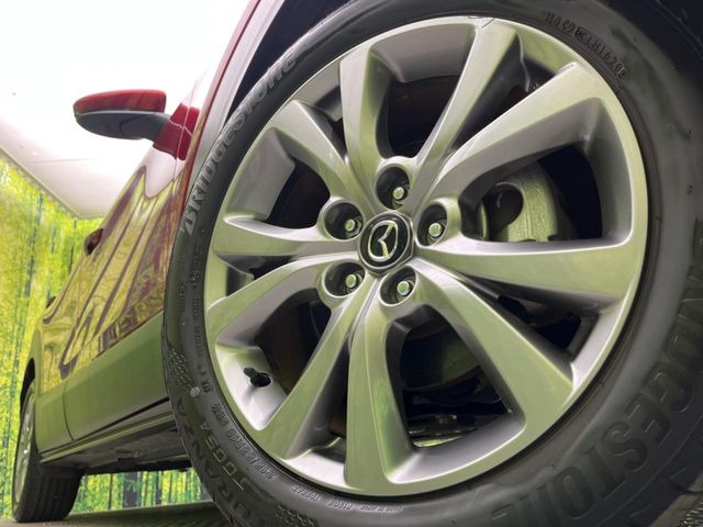 �y����18�C���`�A���~�z�C�[���z�O�ςɃ}�b�`���������A���~�z�C�[���𑕒����Ă���܂��B�e��ЊO�A���~�z�C�[����A�X�^�b�h���X�^�C�����戵�����Ă���܂��B���񂲑��k����������