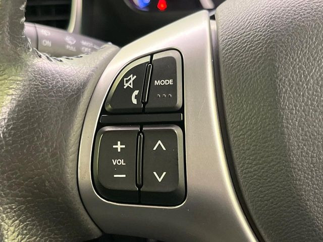 �y�X�e�A�����O�X�C�b�`�z�^�]���A�O������ڐ������炷���ƂȂ��A�I�[�f�B�I���̑��삪�\�ȕ֗��@�\!���S&���K�ȃh���C�u�����o���Ă���܂���