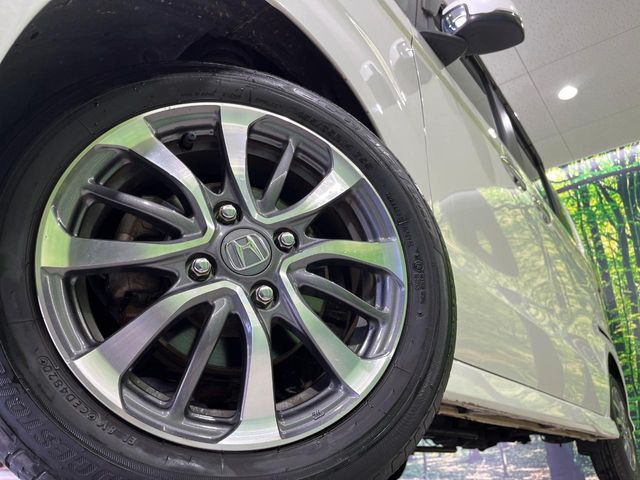 �y����14�C���`�A���~�z�C�[���z�O�ςɃ}�b�`���������A���~�z�C�[���𑕒����Ă���܂��B�e��ЊO�A���~�z�C�[����A�X�^�b�h���X�^�C�����戵�����Ă���܂��B���񂲑��k����������