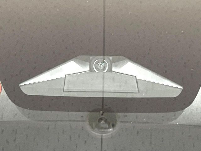 �y�z���_�Z���V���O�z���s���ɑO���̎ԗ�����F�����A�Փ˂������Ȏ��͌x��ƃu���[�L�ŏՓˉ���Ɣ�Q�y�����A�V�X�g�B�����S�Ƀh���C�u�����y���݂��������܂��B