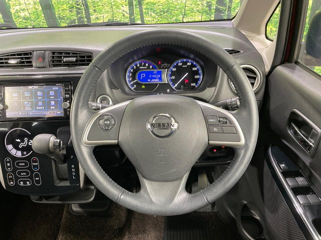 �y�����v�����X�e�A�����O�z�㎿�Ȋv���g�p���邱�ƂŁA��ɂ����������݂ƂĂ��^�]���₷���n���h���ł���