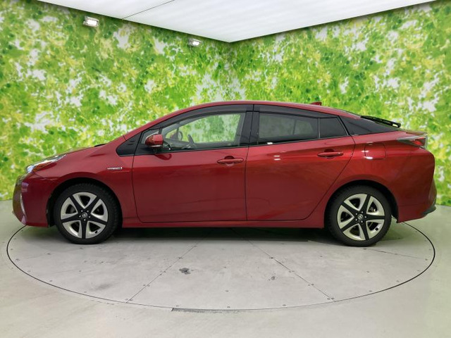 プリウス1.8 S ツーリングセレクション E-Four 4WD