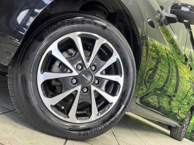 �y15�C���`�A���~�z�C�[���z�O�ςɃ}�b�`�����A���~�z�C�[���𑕒����Ă���܂��B�e��A���~�z�C�[����A�X�^�b�h���X�^�C�����戵�����Ă���܂��B���񂲑��k����������