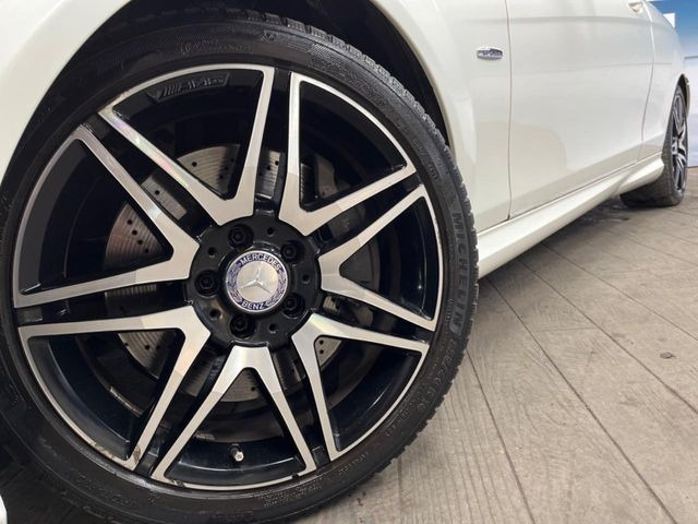 ●純正18インチアルミホイール:輸入車ならではの卓越した走りを支えるホイールと足回りです!日本車の走りに慣れている方にもぜひ体感して頂きたいほど、高いレベルでまとまっています!