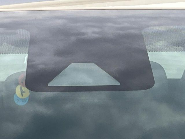 �y�g���^�Z�[�t�e�B�Z���X�z���s���ɑO���̎ԗ�����F�����A�Փ˂������Ȏ��͌x��ƃu���[�L�ŏՓˉ���Ɣ�Q�y�����A�V�X�g�B�����S�Ƀh���C�u�����y���݂��������܂��B