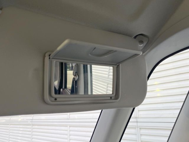 �y�o�j�e�B�~���[�z�T���o�C�U�[���ɐݒu���ꂽ�~���[�Őg�����Ȃ݃`�F�b�N!������Ƃ������C�N�����ɂ����􂵂܂���