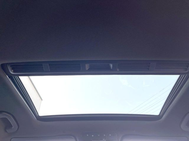 ���p�m���~�b�N�X���C�f�B���O���[�t::�唗�͂̃p�m���}���[�t�́A�㕔���Ȃɂ܂ő����Ă���A�J���I�ȋ�Ԃ����y���݂��������܂��B