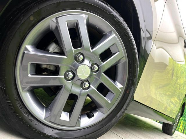 �y����15�C���`�A���~�z�C�[���z�O�ςɃ}�b�`���������A���~�z�C�[���𑕒����Ă���܂��B�e��ЊO�A���~�z�C�[����A�X�^�b�h���X�^�C�����戵�����Ă���܂��B���񂲑��k����������