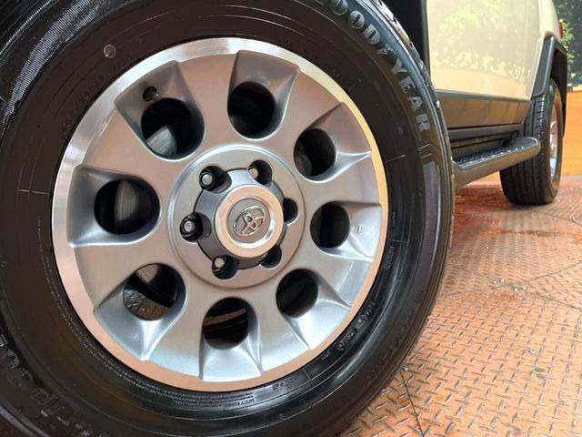 �y�����A���~�z�C�[���z�O�ςɃ}�b�`���������A���~�z�C�[���𑕒����Ă���܂��B�e��ЊO�A���~�z�C�[����A�X�^�b�h���X�^�C�����戵�����Ă���܂��B���񂲑��k����������