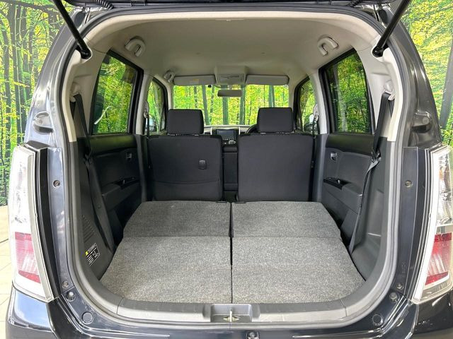 ���i�̂���������ʋ΁A���}���ɏ\���ȉ׎��X�y�[�X���m�ۂ��Ă���܂��B�Z�J���h�V�[�g��|���ƁA�傫�ȉו��̐ύڂ��\�ł���