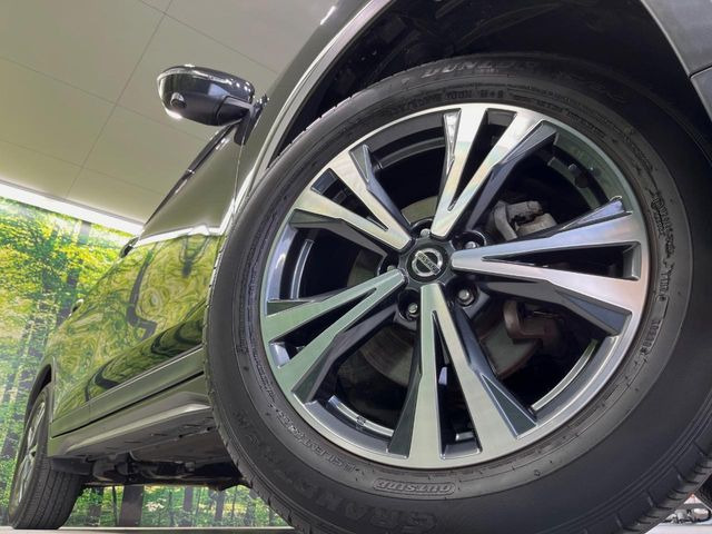 �O�ςɃ}�b�`���������A���~�z�C�[���𑕒����Ă���܂��B�e��ЊO�A���~�z�C�[����A�X�^�b�h���X�^�C�����戵�����Ă���܂��B���񂲑��k����������