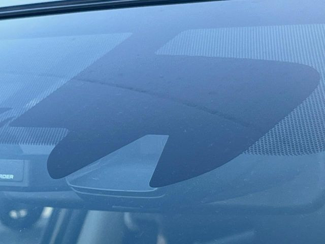 �y�G�}�[�W�F���V�[�u���[�L�z���s���ɑO���̎ԗ�����F�����A�Փ˂������Ȏ��͌x��ƃu���[�L�ŏՓˉ���Ɣ�Q�y�����A�V�X�g�B�����S�Ƀh���C�u�����y���݂��������܂��B