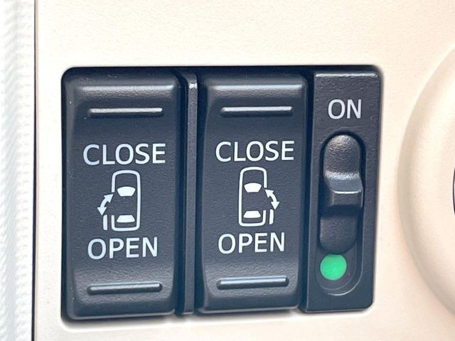 �y�����X���C�h�h�A�z���ԏ�ŗׂ̎ԂƂ̊Ԋu���������ɂ������A�X���C�h�h�A�Ȃ���S!�h�A�I�[�v������������炸�A�J�������L���̂ŏ��~�肪�Ƃ��Ă��ȒP�ł��B�傫�ȉו��̏o���������Ȃ���\��